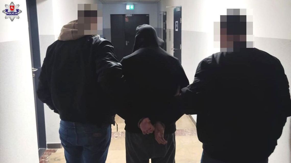 Diler za kratki, narkotyki do policyjnego depozytu Diler za kratki, narkotyki do policyjnego depozytu