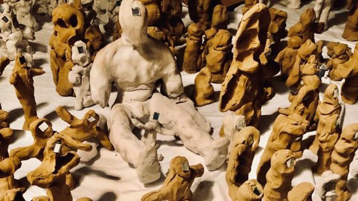 „Dionizos360”: Gliniany chór na Wirydarzu CK