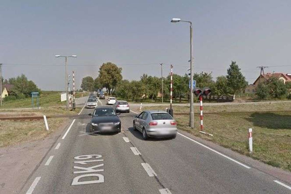 DK 19 zablokowana przez awarię na przejeździe kolejowym