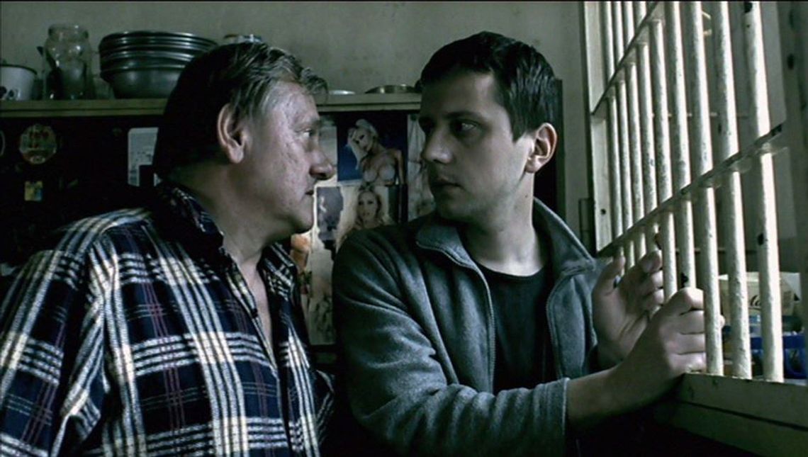 DKF Benshi online: "Symetria"