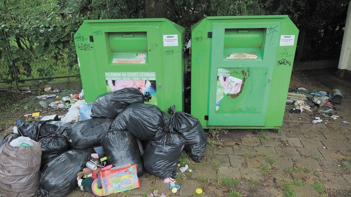 Dla jednych to zarobek, dla drugich problem. Świdnik zrezygnuje ze współpracy z organizatorami zbiórek odzieży używanej?