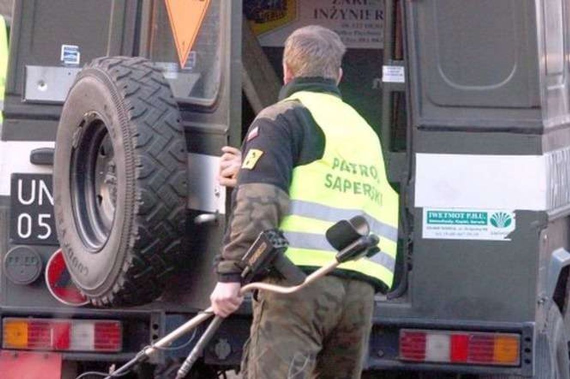 Dla zabawy dzwoniły i informowały o bombie. "Z reklamówki wystają kable, słychać tykanie" Dla zabawy dzwoniły i informowały o bombie. "Z reklamówki wystają kable, słychać tykanie"
