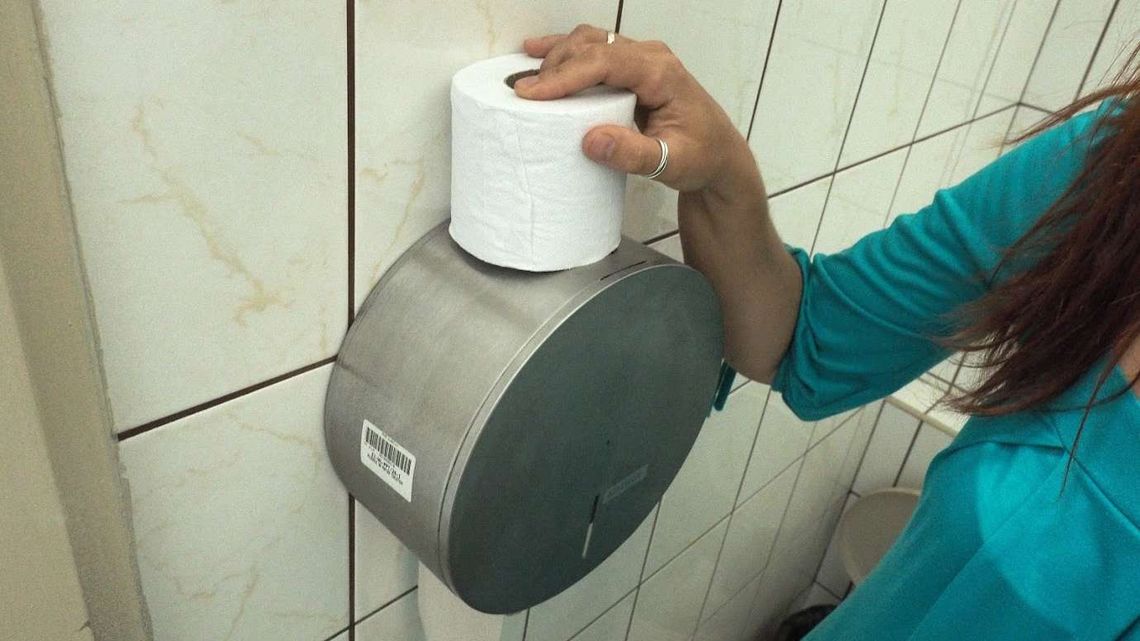 Dlaczego dzieci unikają korzystania z toalet w szkołach? Dlaczego dzieci unikają korzystania z toalet w szkołach?