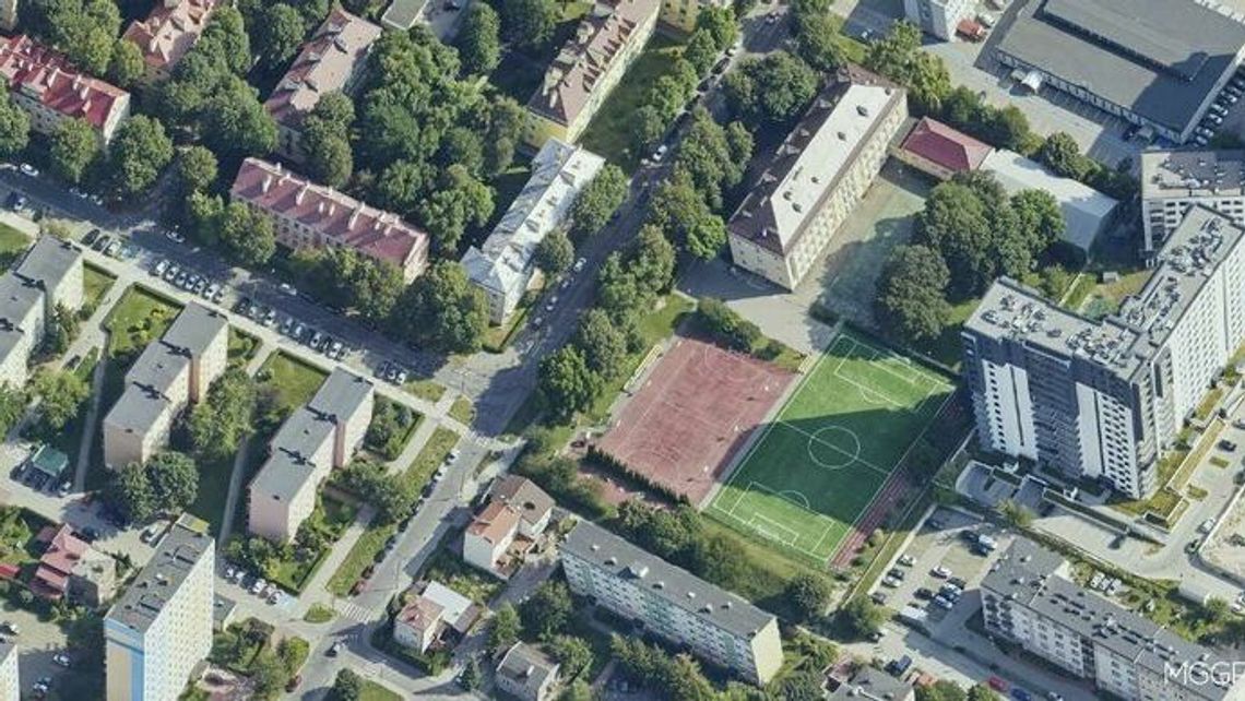 Dlaczego miasto zrezygnowało z budowy hali sportowej? "Umowa była skandaliczna"