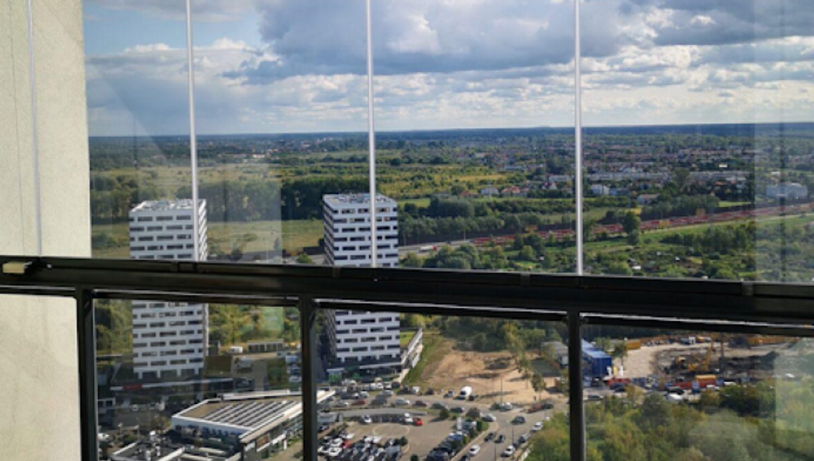 Dlaczego warto zainwestować w folię przeciwsłoneczną na okna – 5 najważniejszych powodów Dlaczego warto zainwestować w folię przeciwsłoneczną na okna – 5 najważniejszych powodów