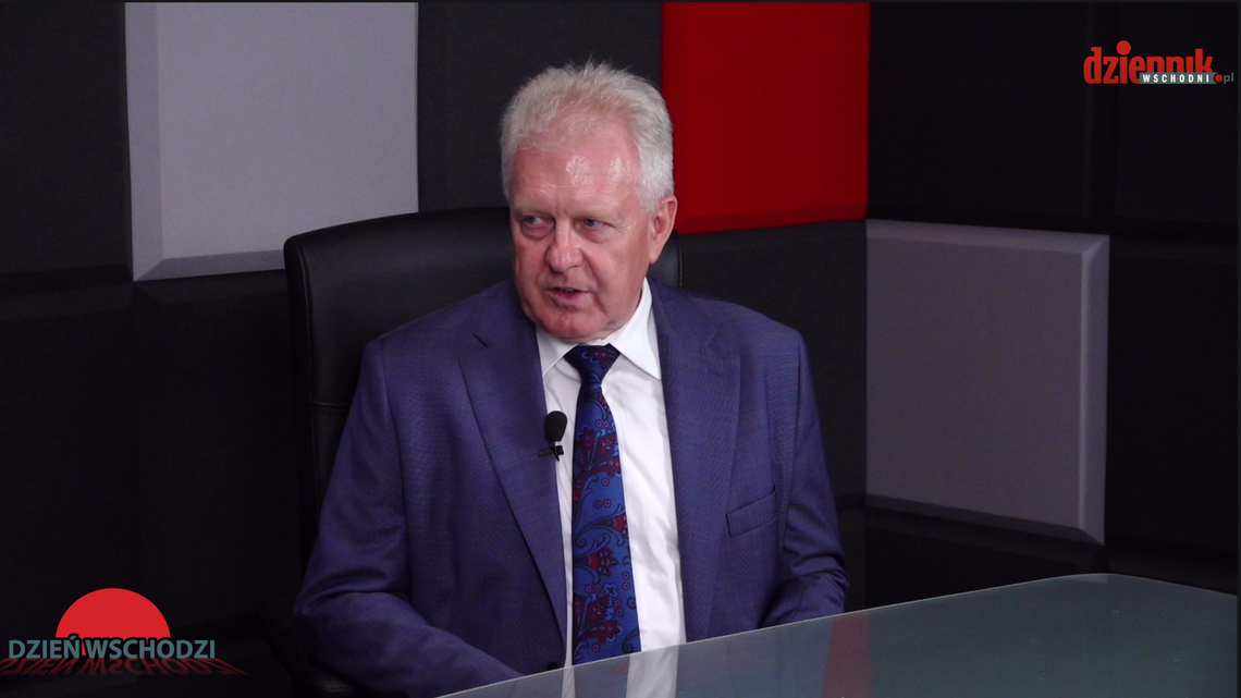 Dług się nie powiększa, ale ciąży