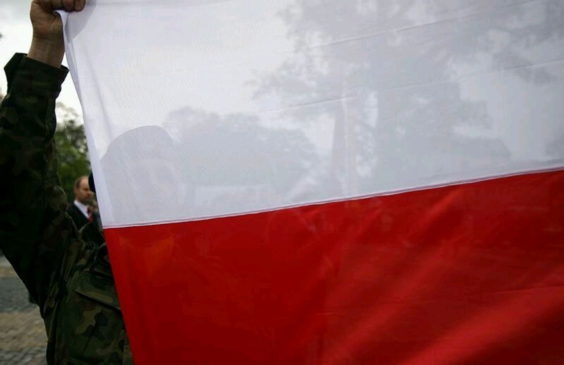 Długi weekend kojarzy się Polakom z grillowaniem, a nie z tradycją