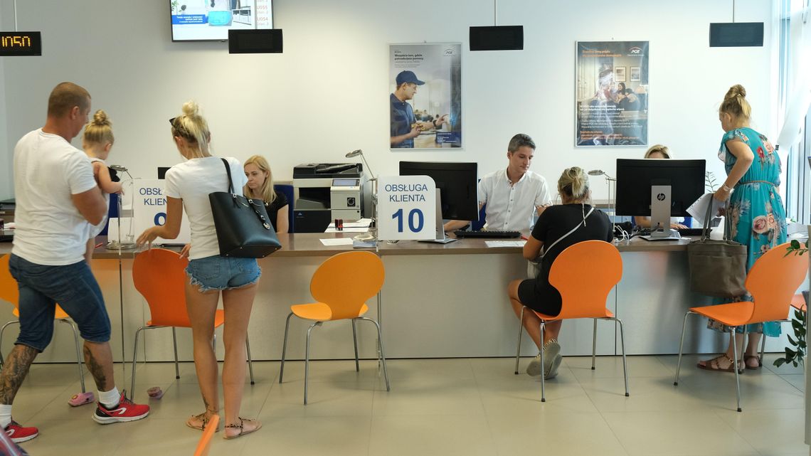 Długie kolejki w biurach PGE. Bez tej deklaracji rachunki za prąd mogą znacznie wzrosnąć