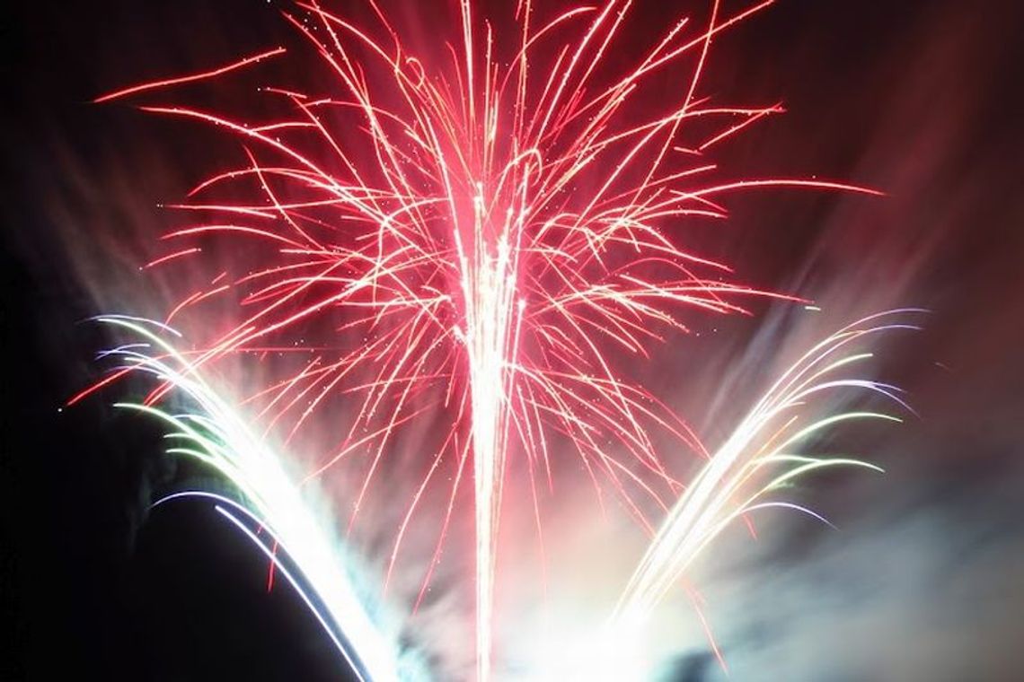 Dni Gminy Niemce: Pokaz sztucznych ogni (zdjęcia)