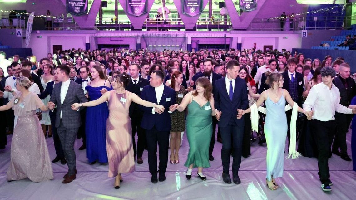 Do dobrej zabawy nie jest potrzebny alkohol. Tak się bawią na Balu Młodych