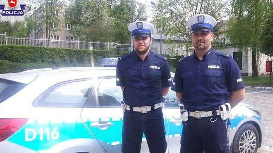 Do radiowozu podjechał przerażony mężczyzna. Policjanci ruszyli na pomoc 