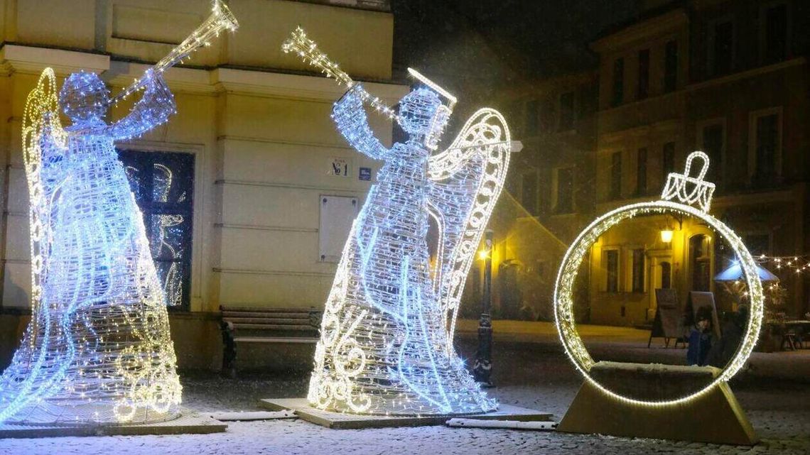 Do świąt jeszcze daleko, ale miasto już się szykuje Do świąt jeszcze daleko, ale miasto już się szykuje