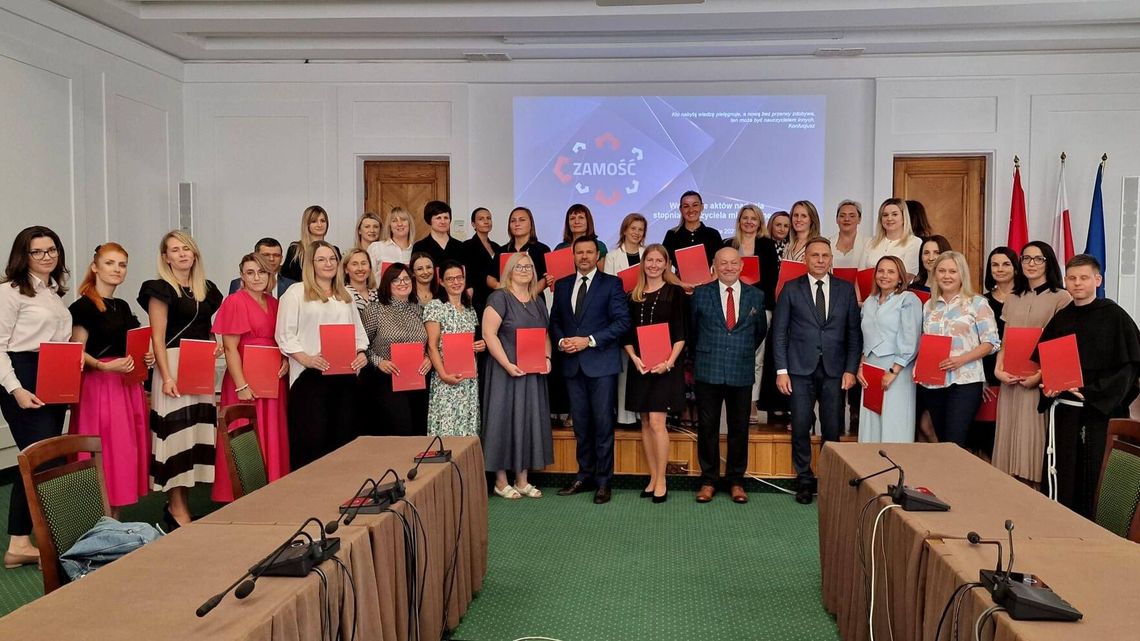 Do szkoły pójdą z awansem. Jest 33 nowych nauczycieli mianowanych Do szkoły pójdą z awansem. Jest 33 nowych nauczycieli mianowanych