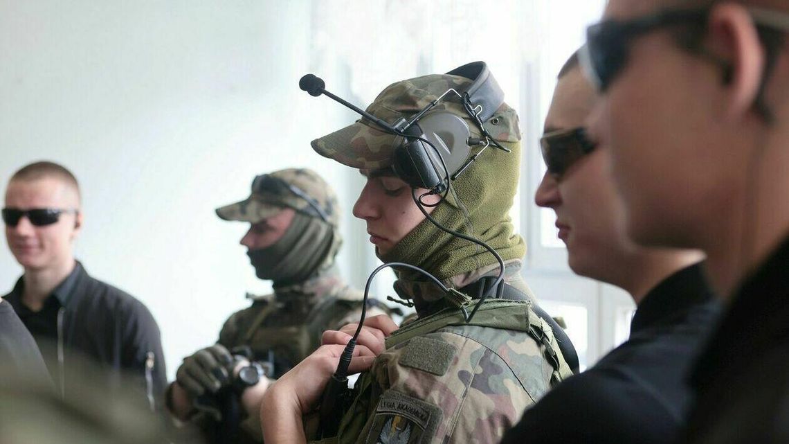 Do szkoły w mundurze. Dzień otwarty w XIV LO im. Zbigniewa Herberta w Lublinie. Zdjęcia Do szkoły w mundurze. Dzień otwarty w XIV LO im. Zbigniewa Herberta w Lublinie. Zdjęcia