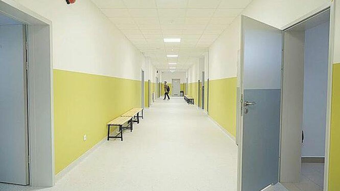 Do szkoły wrócą dopiero za miesiąc