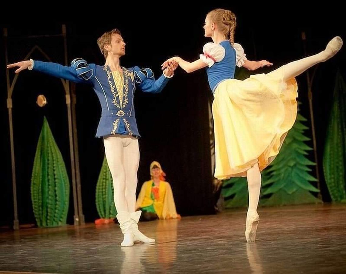 Do teatru na \"Królewnę Śnieżkę\"