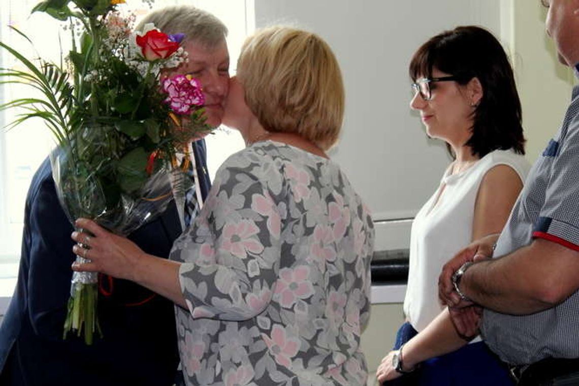 Do tej gminy przeprowadzają się nawet z Las Vegas. Nie wszystkich radnych to przekonuje