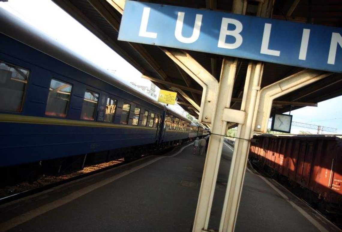 Do Warszawy w półtorej godziny? Bliżej do przebudowy torów