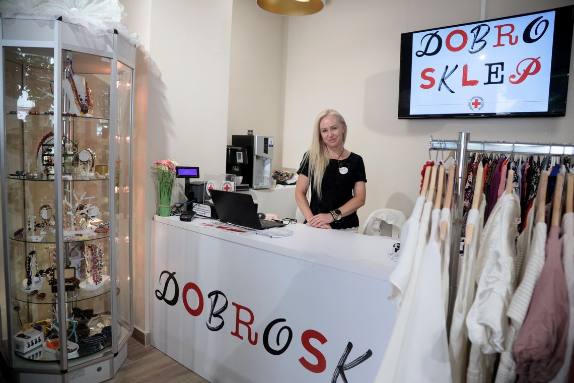 DOBROsklep w Lublinie. Można się tutaj wystroić i pomóc potrzebującym