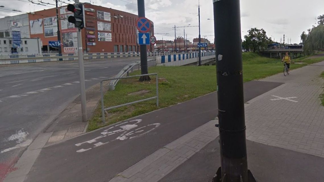 Dobudują brakujący fragment ścieżki rowerowej koło mostu Lutosławskiego