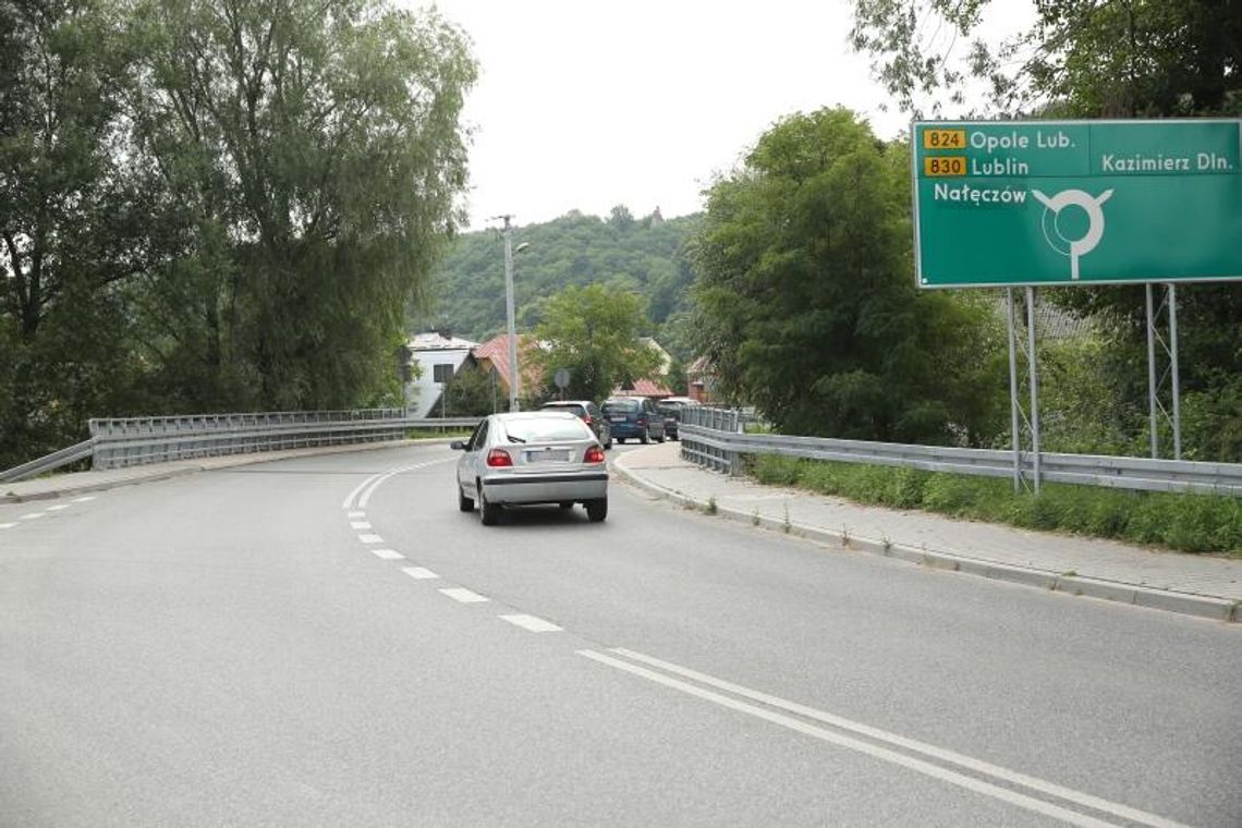 Dojazd do Kazimierza z problemami. Rusza remont mostu w Bochotnicy
