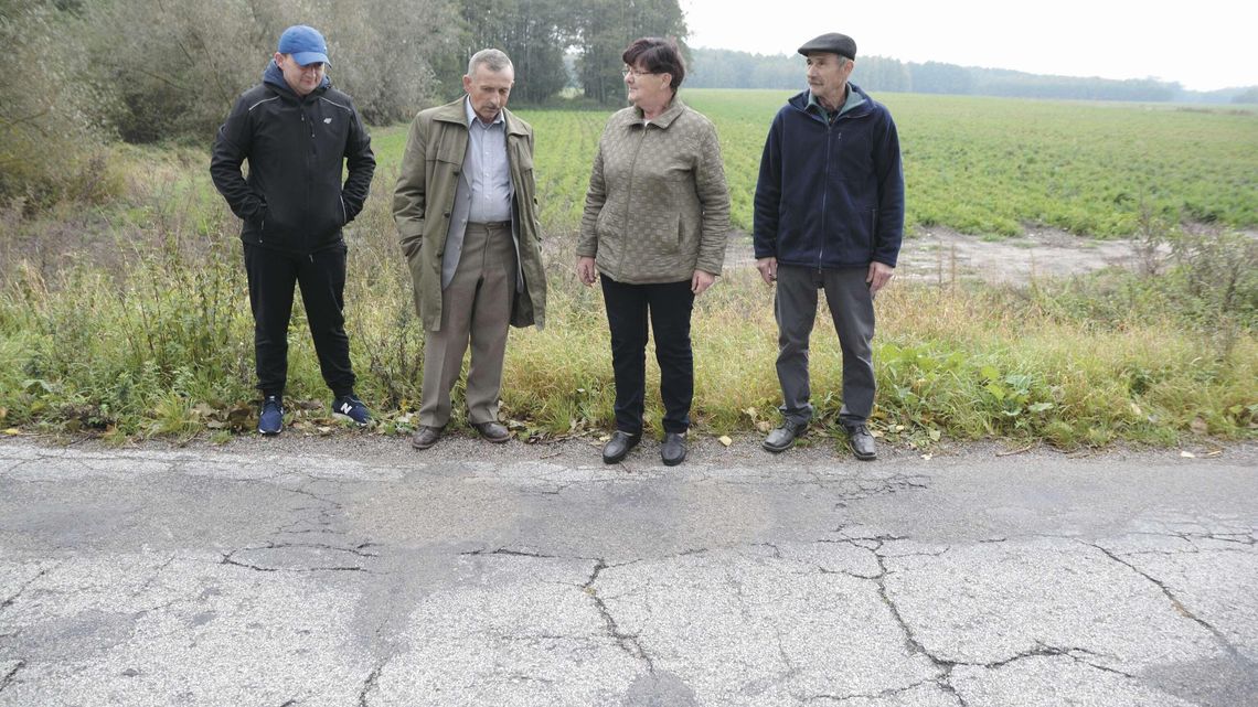 Dokąd prowadzi ta droga? – Do nerwicy – mówią mieszkańcy. Mają już dosyć Dokąd prowadzi ta droga? – Do nerwicy – mówią mieszkańcy. Mają już dosyć