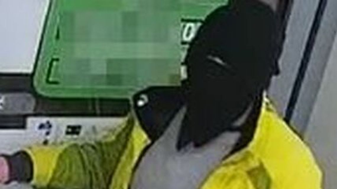 Dokładnie zamaskowany chciał okraść sklep. Przegoniły go sprzedawczynie Dokładnie zamaskowany chciał okraść sklep. Przegoniły go sprzedawczynie