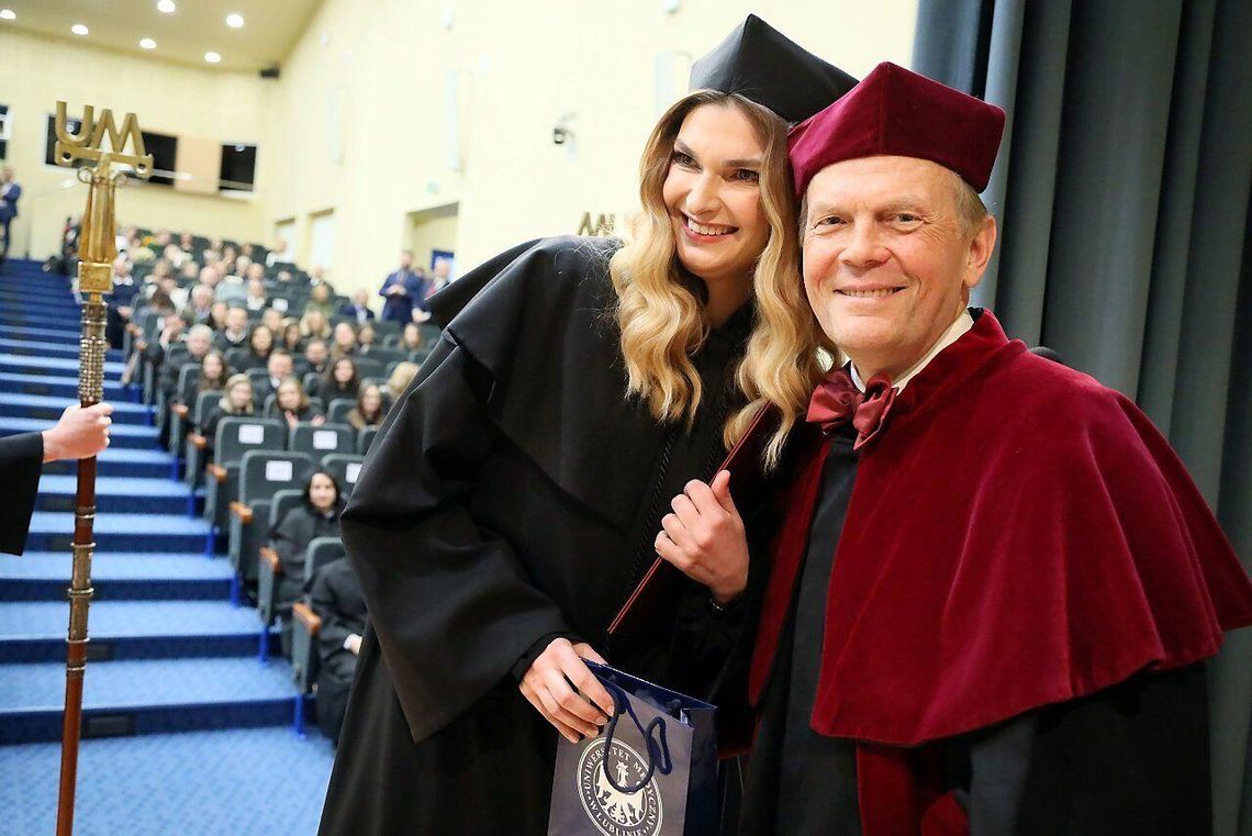 Doktorzy z medycznego. Na te stopnie pracowali latami