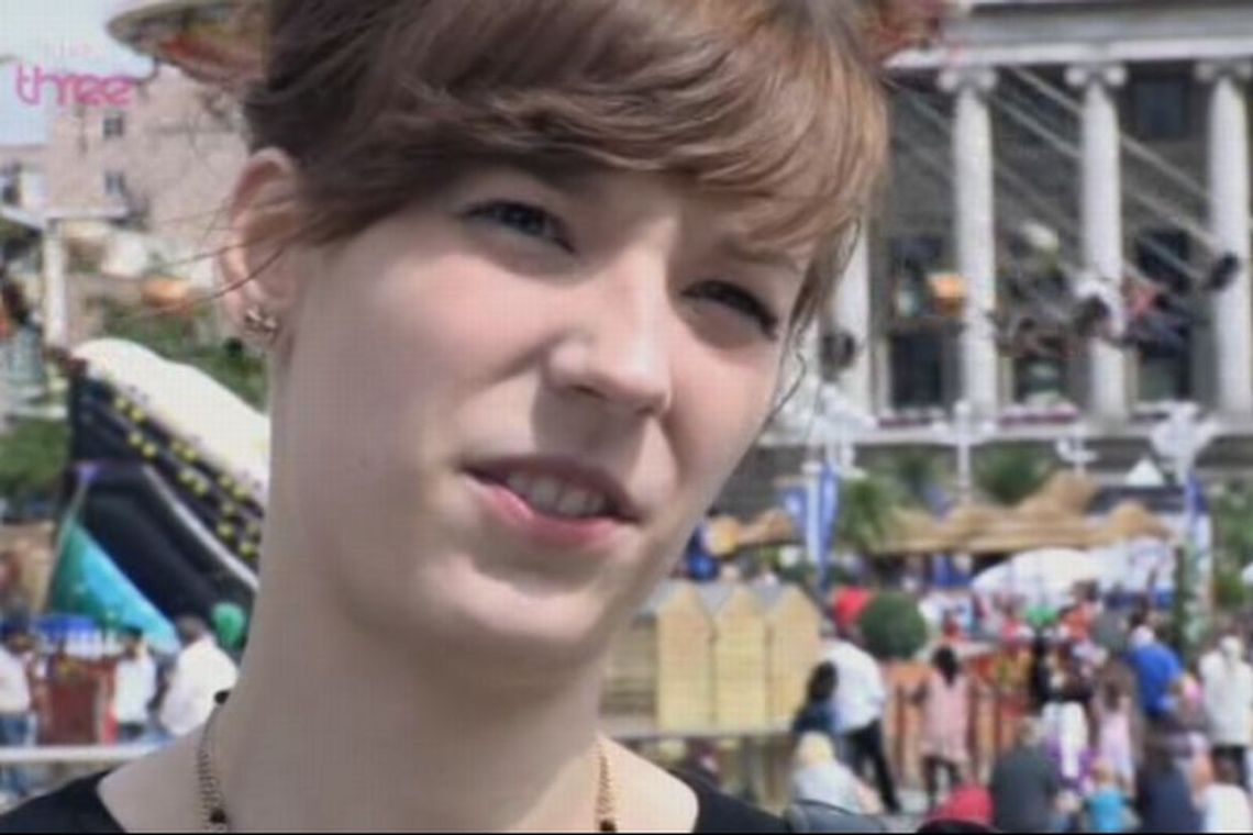 Dokument BBC: Nie znalazła perspektyw w Lublinie, pracuje w magazynie w Anglii (wideo)