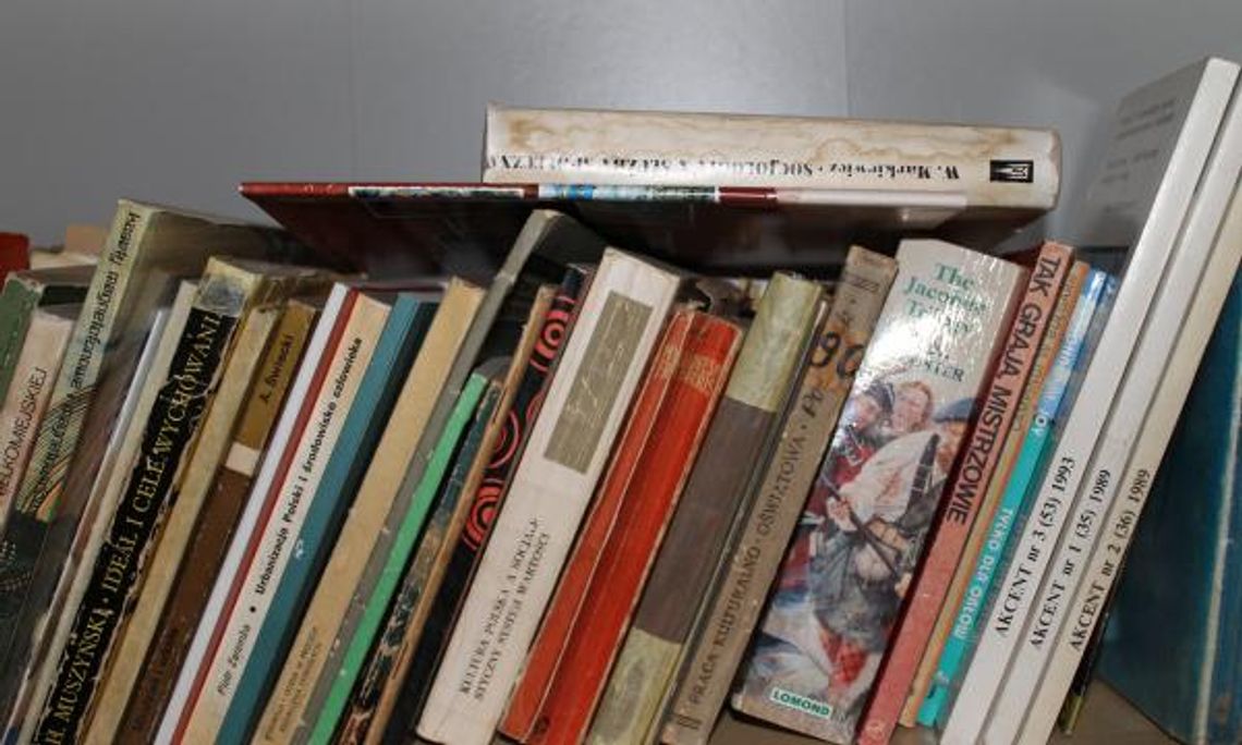 Dom Chemika sprzedaje 3,6 tys. książek (lista)