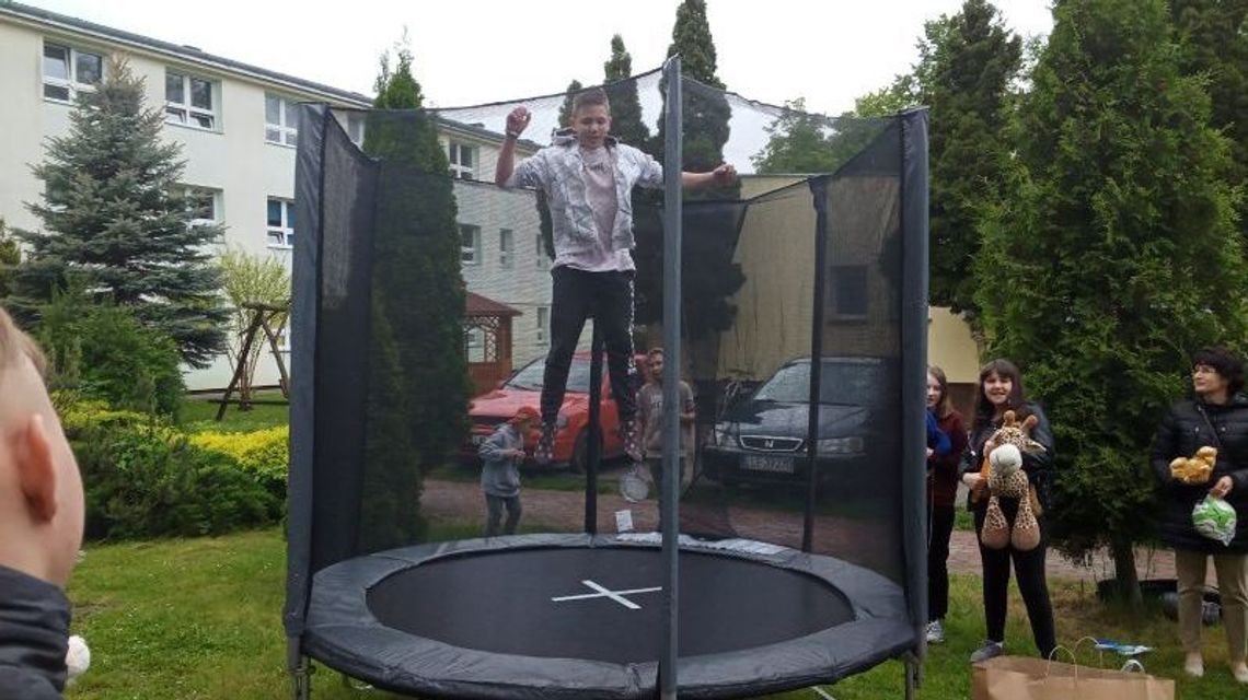 Dom Dziecka z Kijan ma nową trampolinę od lubelskich terytorialsów