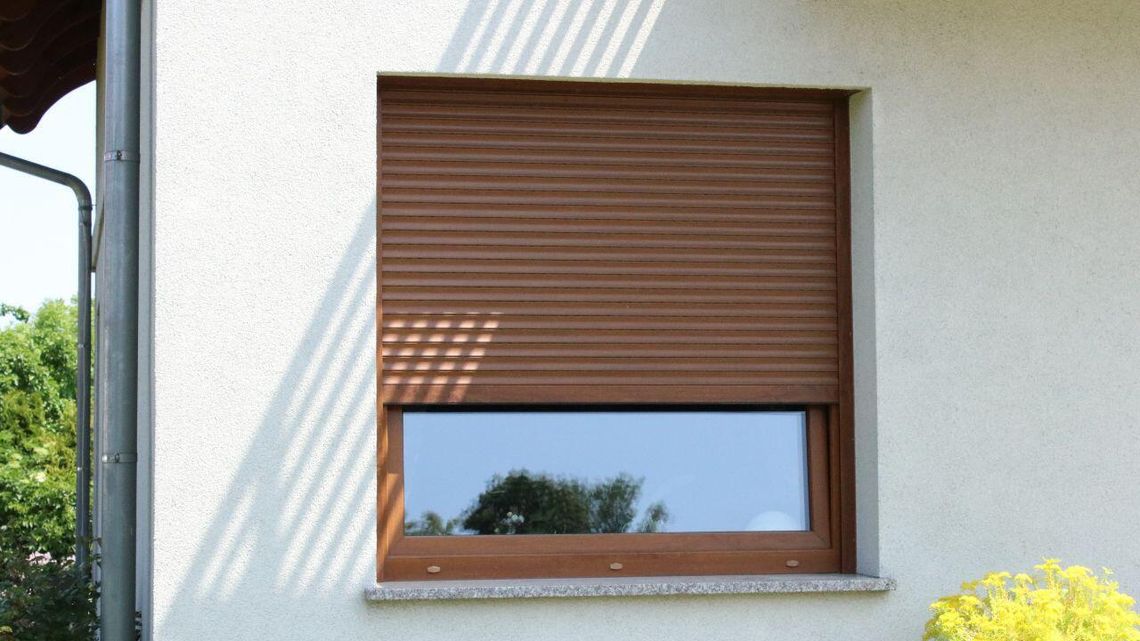 Dom przy ruchliwej ulicy – Filplast radzi, jak wybrać okna, żeby ograniczyć hałas Dom przy ruchliwej ulicy – Filplast radzi, jak wybrać okna, żeby ograniczyć hałas