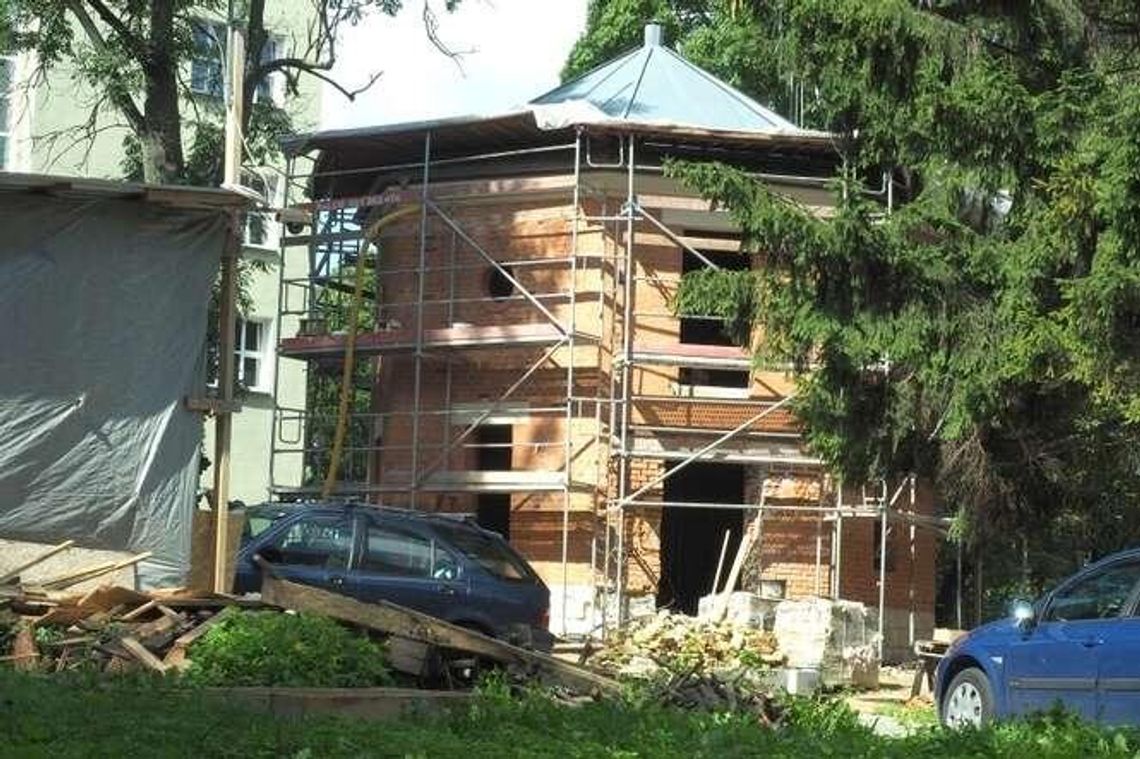 Domek Kata to dawna miejska szubienica. Miała być kawiarnia, będzie mieszkanie Domek Kata to dawna miejska szubienica. Miała być kawiarnia, będzie mieszkanie