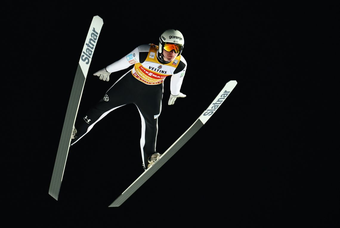 Domen Prevc wygrywa premierowy konkurs 74. Turnieju Czterech Skoczni