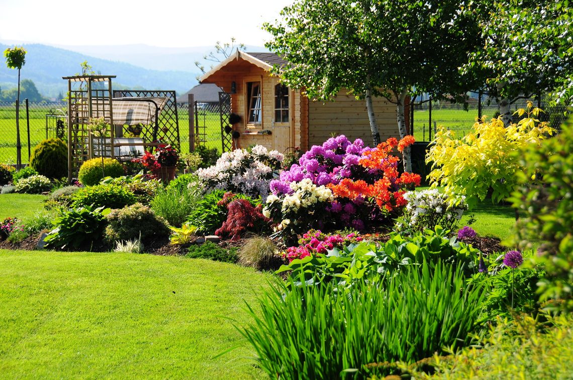 Domki narzędziowe na małej działce – sprytne rozwiązania i układ wnętrza