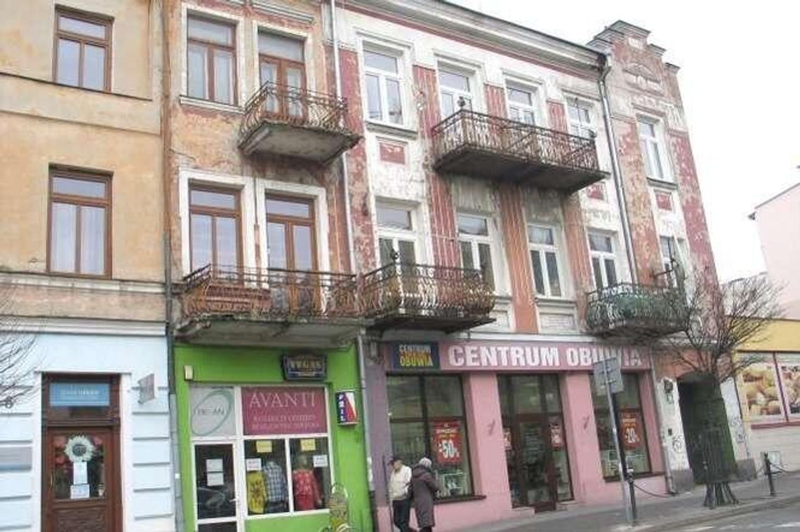 Domy przy takich ulicach drżą. Mieszkańcy boją się, że kamienica się zawali Domy przy takich ulicach drżą. Mieszkańcy boją się, że kamienica się zawali