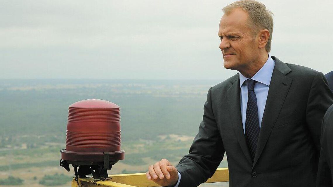 Donald Tusk wrócił. Co się zmieni i kto się cieszy 