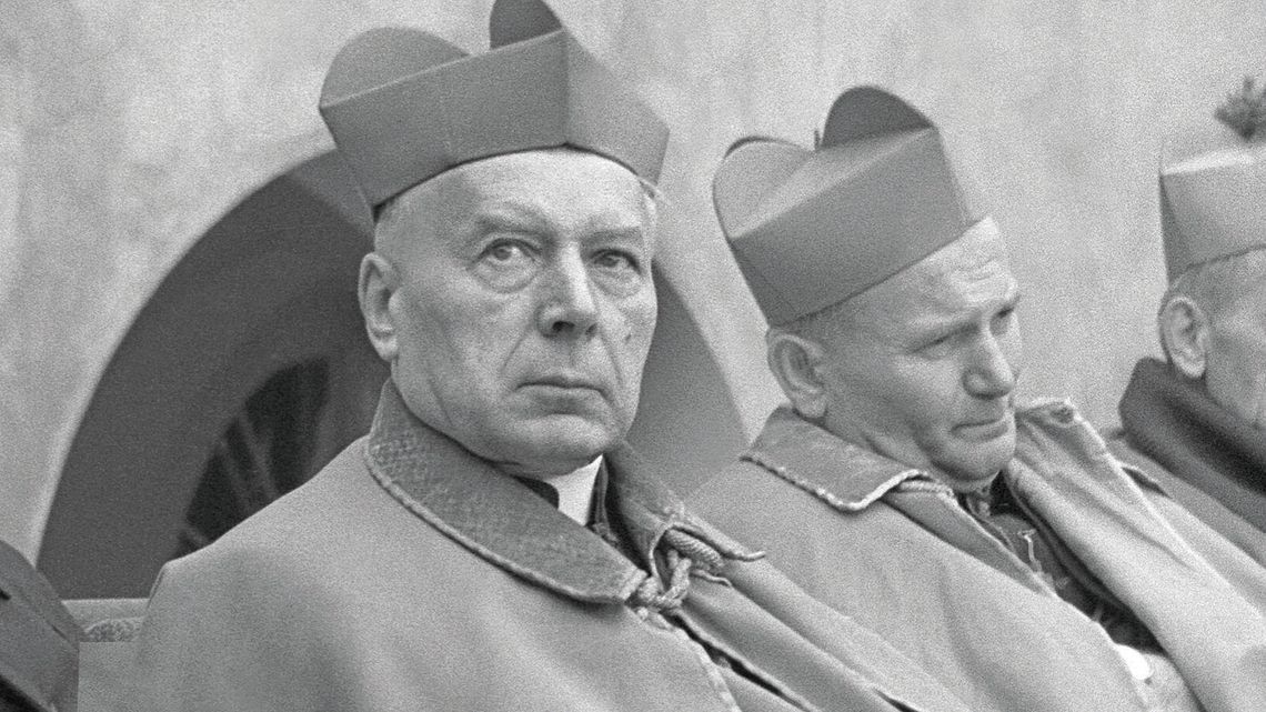 Doniosłe wydarzenie w archikatedrze. Relikwie drzewa krzyża i hołd dla bł. kard. Stefana Wyszyńskiego