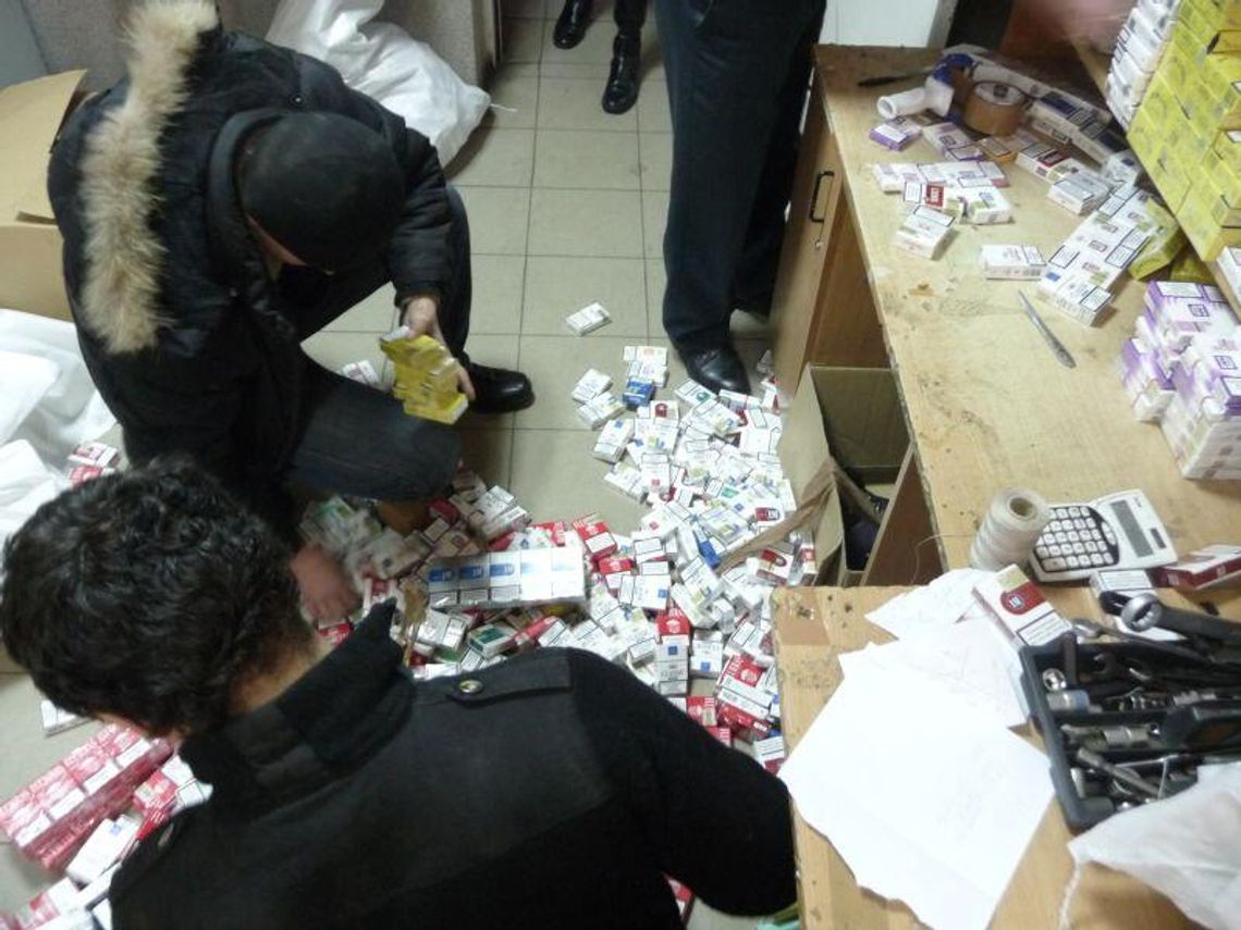 Dorohusk: Z magazynu celników zniknęło 100 tys. paczek papierosów Dorohusk: Z magazynu celników zniknęło 100 tys. paczek papierosów