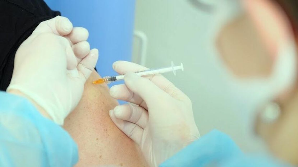 Dr Sutkowski: tempo szczepień jest niezłe, ale nie oszałamiające