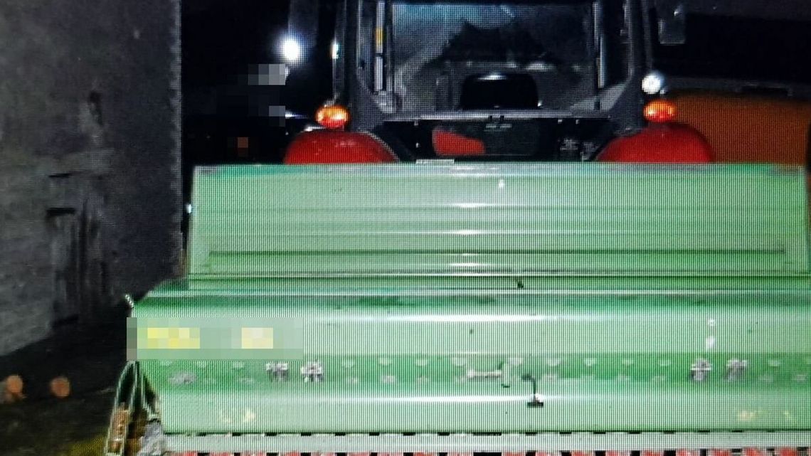 Dramat na polu. Siewnik wkręcił rękę rolnikowi