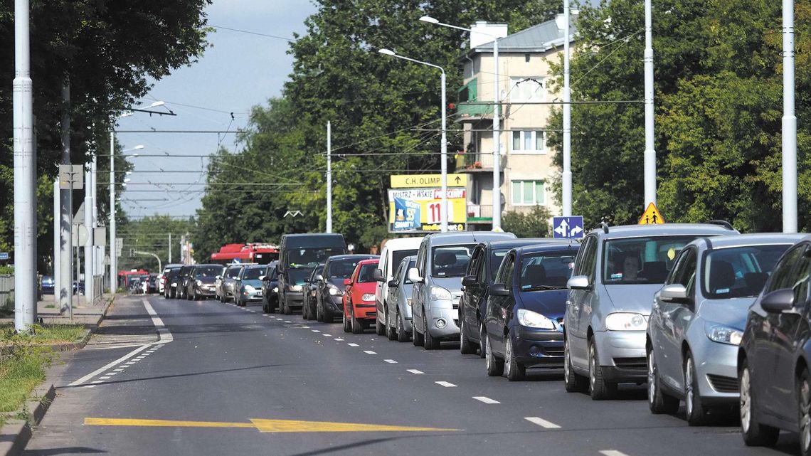 Dramat na skrzyżowaniu w Lublinie. "W korku stałem godzinę". Co na to Ratusz? Dramat na skrzyżowaniu w Lublinie. "W korku stałem godzinę". Co na to Ratusz?