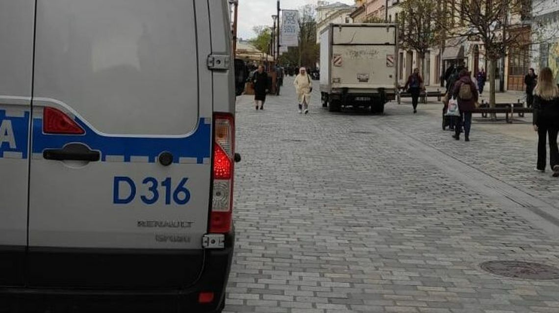 Dramat w centrum Lublina. W biały dzień na deptaku zginęła kobieta Dramat w centrum Lublina. W biały dzień na deptaku zginęła kobieta