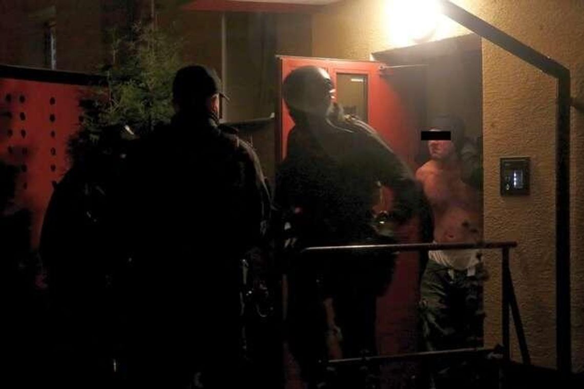 Dramatyczna akcja antyterrorystów w Lublinie. Weszli do mieszkania siłą