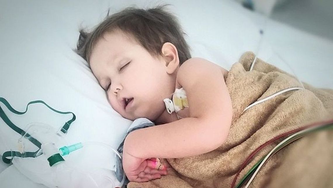 Dramatyczny apel rodziców 4-latki chorej na glejaka. "Chodzi o życie naszej córeczki, naszego całego życia" Dramatyczny apel rodziców 4-latki chorej na glejaka. "Chodzi o życie naszej córeczki, naszego całego życia"