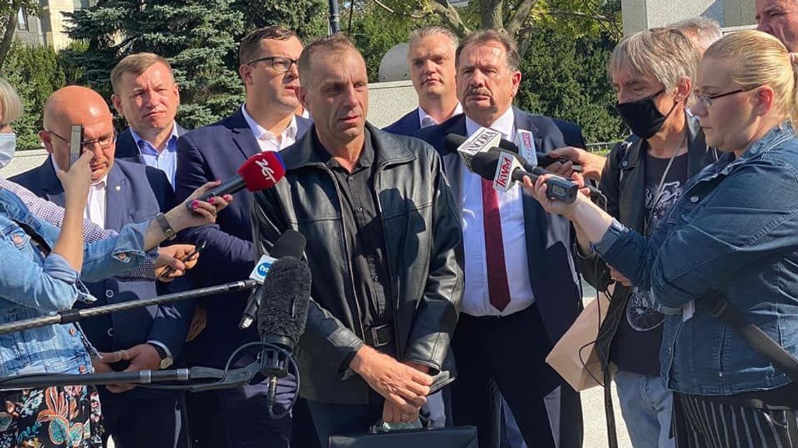 Dramatyczny apel rolnika. W proteście przeciw ustawie zapowiada głodówkę: „Zdechnę dla Polski"