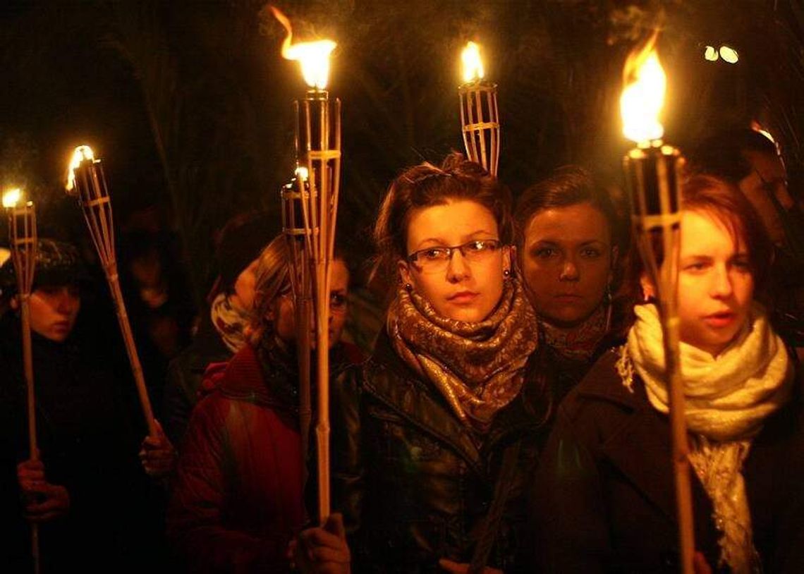 Droga krzyżowa na Majdanku. Przejdą "czarną drogą" Droga krzyżowa na Majdanku. Przejdą "czarną drogą"