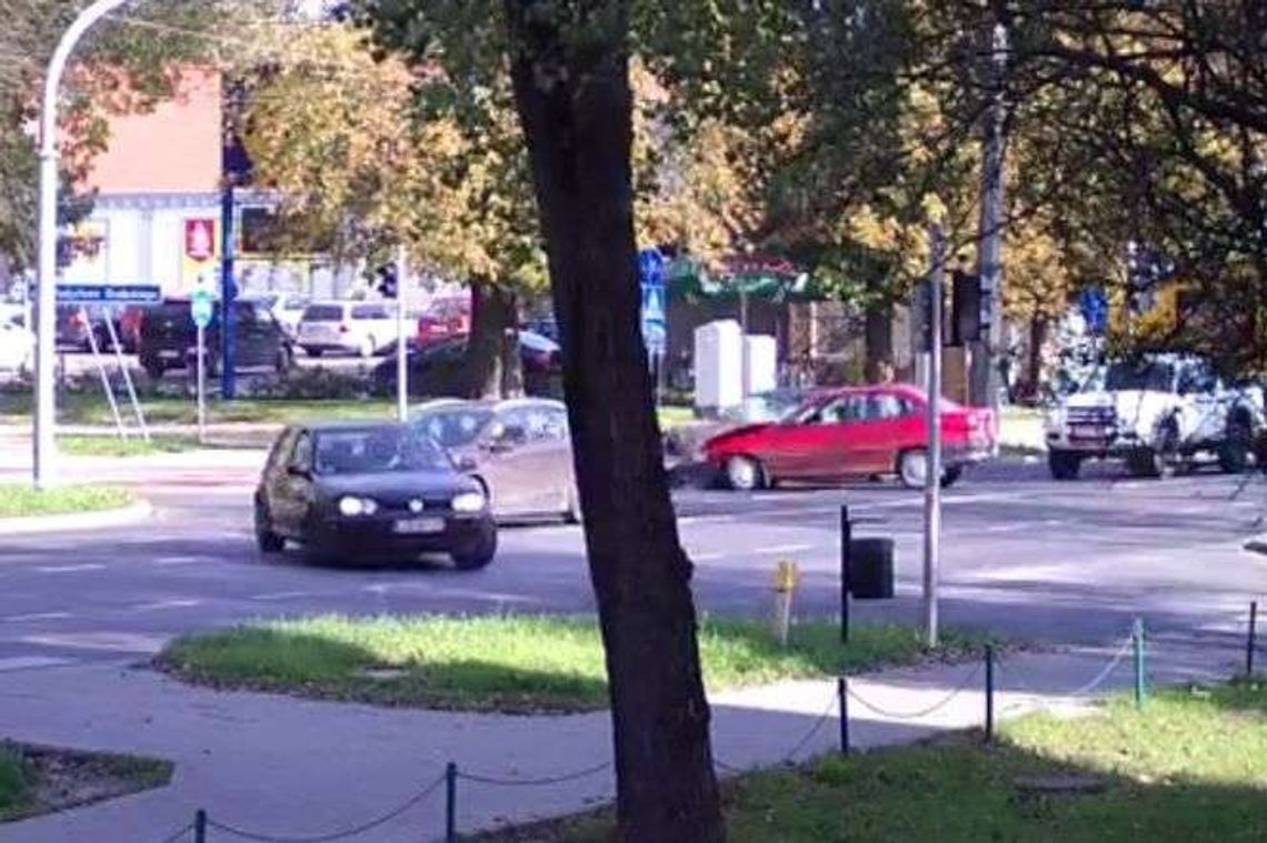Droga Męczenników Majdanka: zderzenie na skrzyżowaniu 