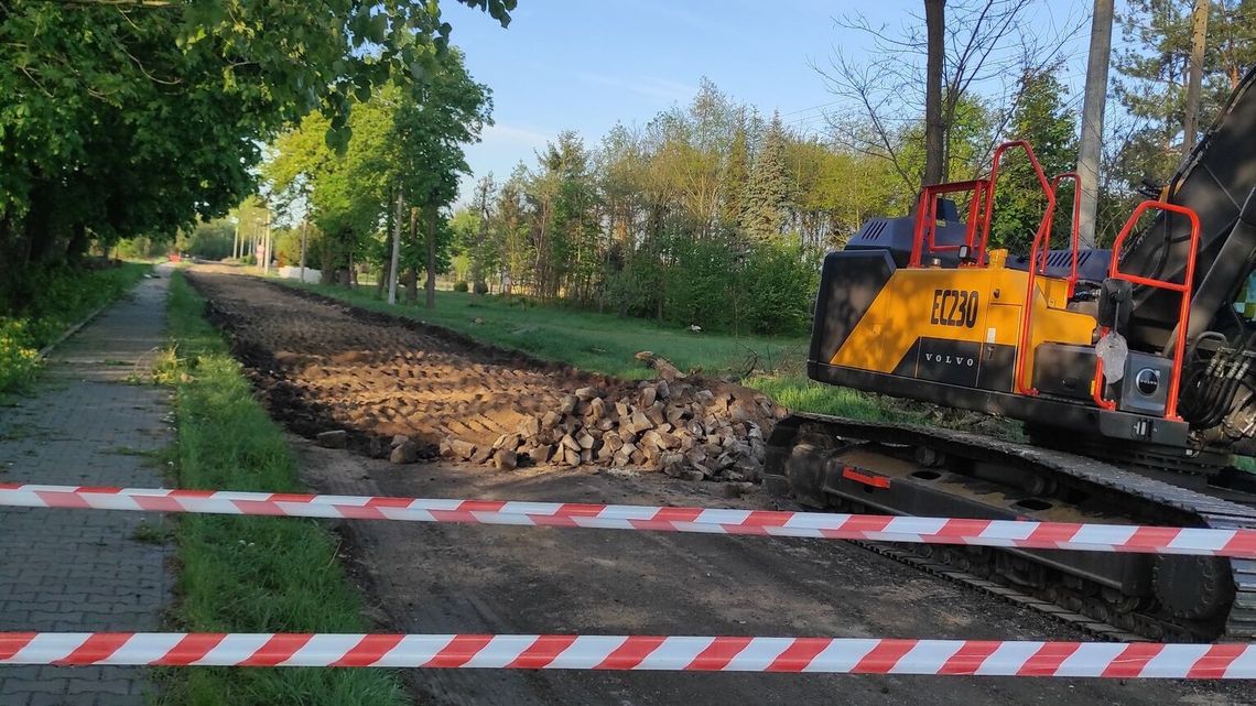 Droga powiatowa w remoncie. Mieszkańcy kilku wsi muszą jeździć objazdami 