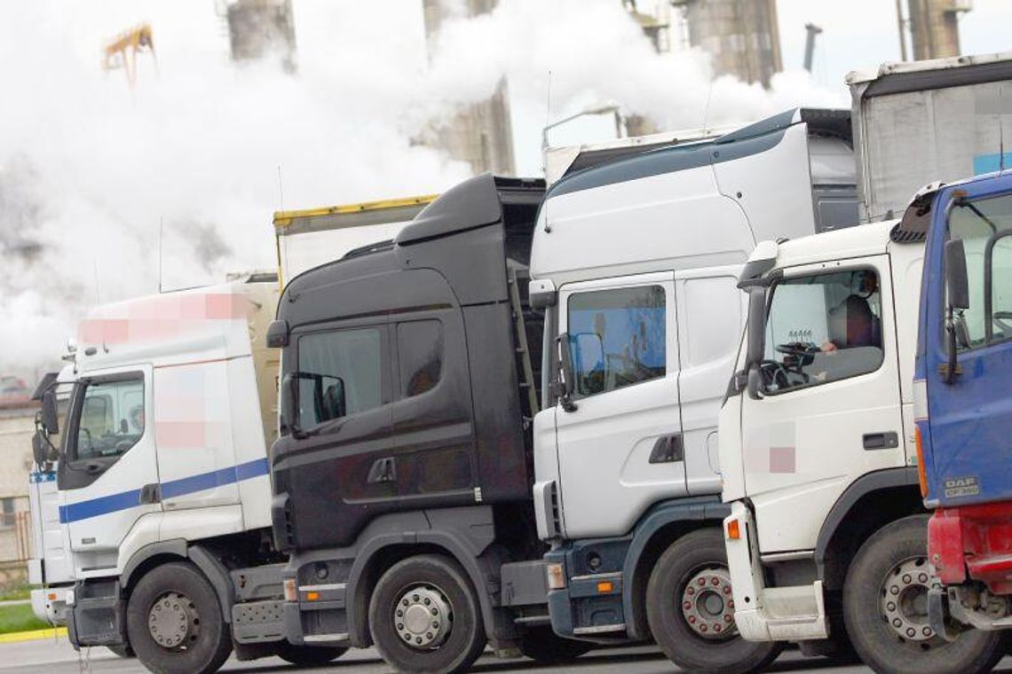 Droga zważy TIR-y. Umieszczą nowoczesne wagi w asfalcie Droga zważy TIR-y. Umieszczą nowoczesne wagi w asfalcie